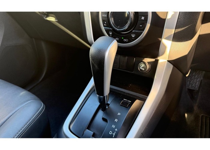 Used 1
                    ISUZU
                     for Sale Image