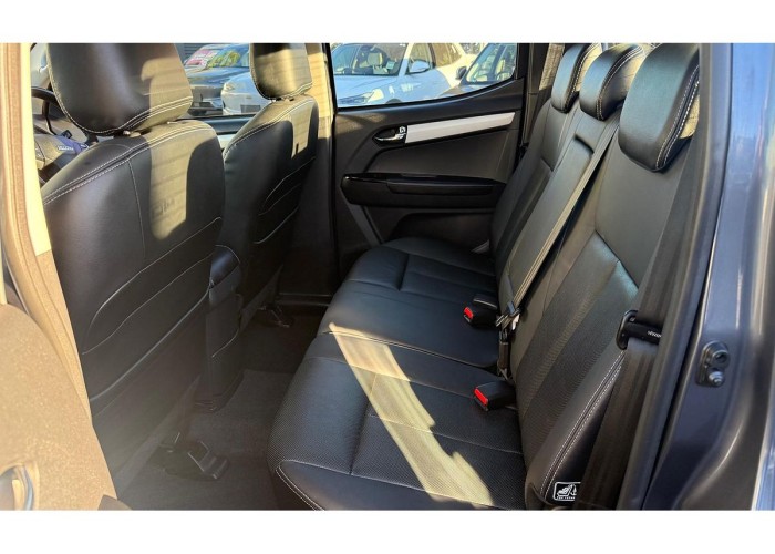 Used 1
                    ISUZU
                     for Sale Image