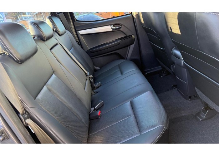 Used 1
                    ISUZU
                     for Sale Image