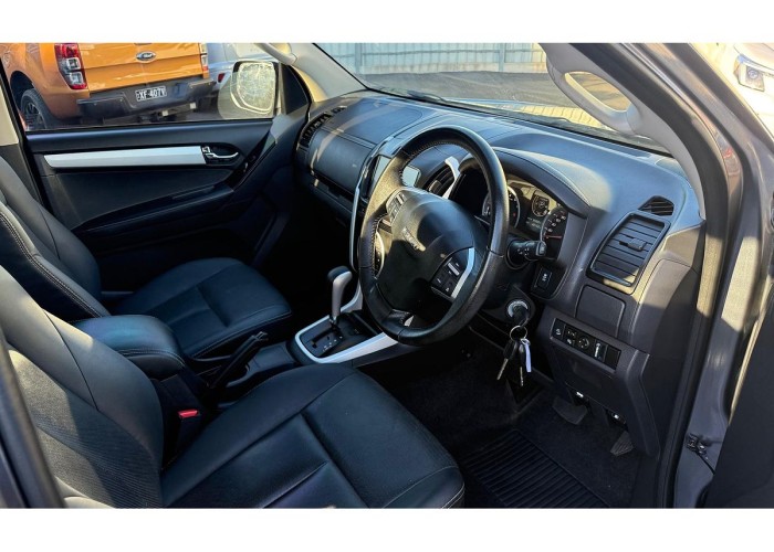 Used 1
                    ISUZU
                     for Sale Image