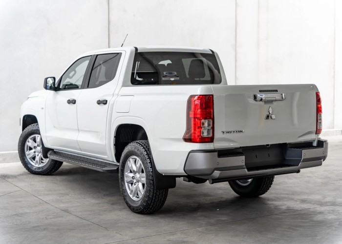 Used 2
                    MITSUBISHI
                     for Sale Image