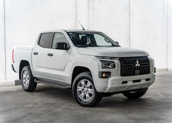 Used 2
                    MITSUBISHI
                     for Sale Image