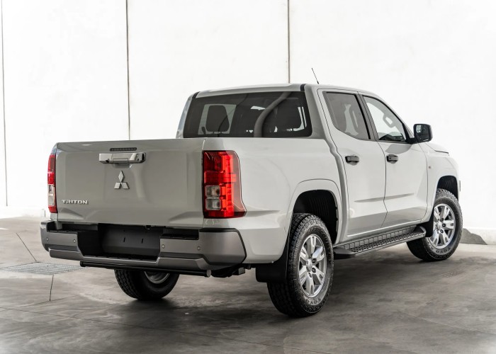 Used 2
                    MITSUBISHI
                     for Sale Image