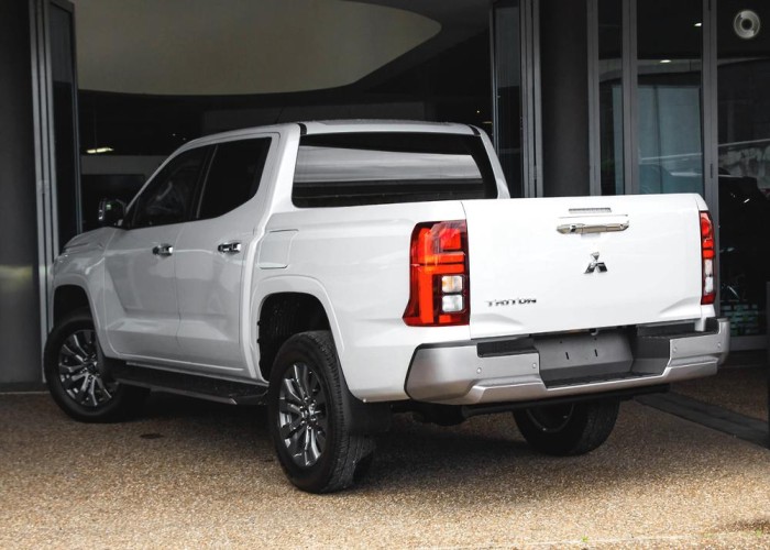 Used 2
                    MITSUBISHI
                     for Sale Image