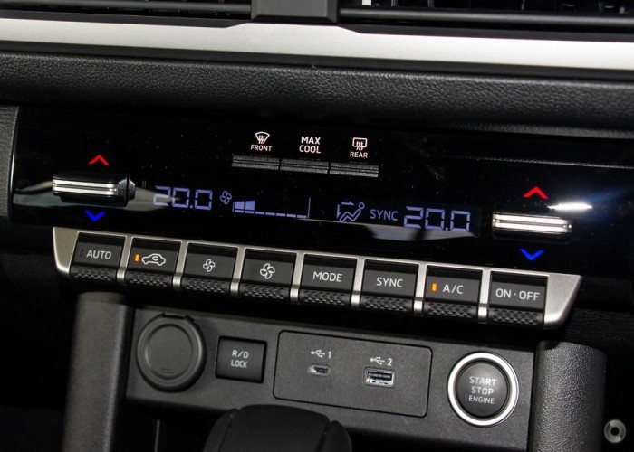 Used 2
                    MITSUBISHI
                     for Sale Image