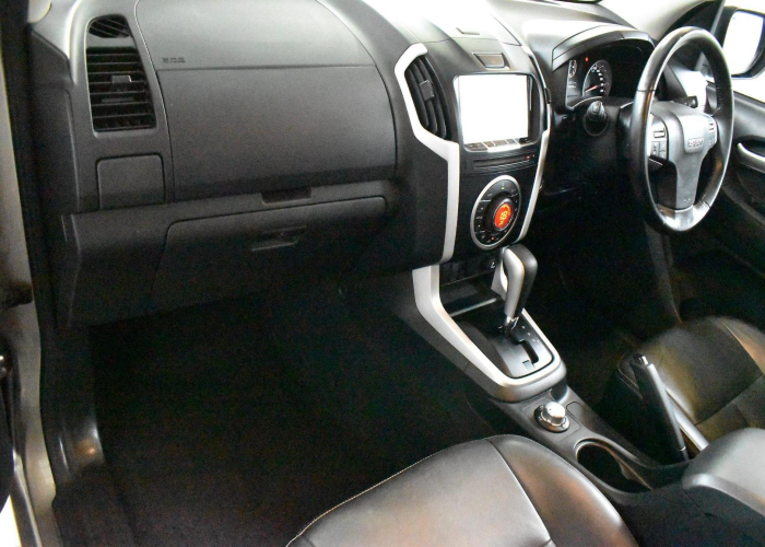 Used 6
                    ISUZU
                     for Sale Image