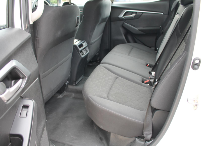 Used 8
                    ISUZU
                     for Sale Image