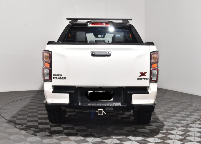 Used 9
                    ISUZU
                     for Sale Image