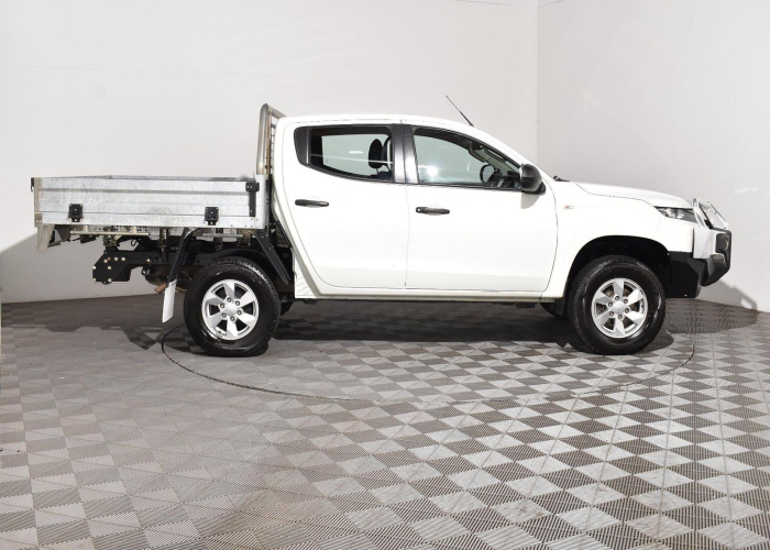 Used 6
                    MITSUBISHI
                     for Sale Image