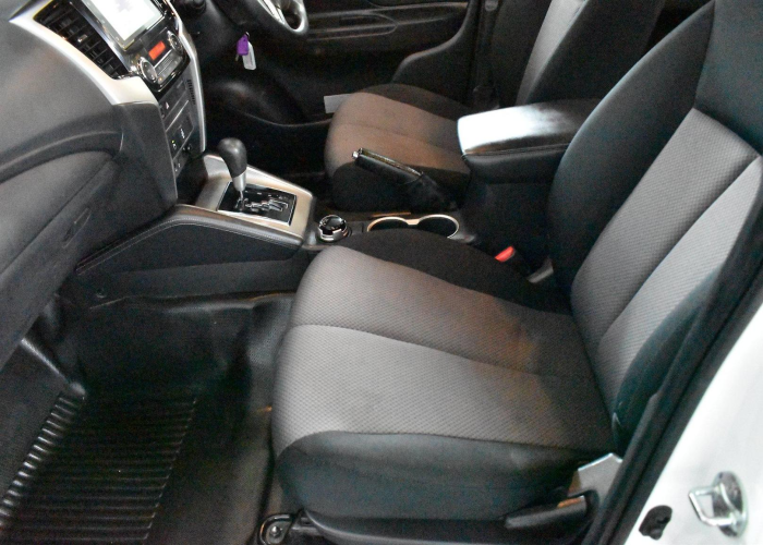 Used 6
                    MITSUBISHI
                     for Sale Image