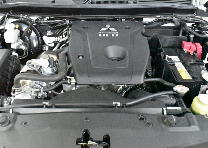 Used 6
                    MITSUBISHI
                     for Sale Image