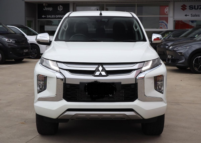 Used 2
                    MITSUBISHI
                     for Sale Image