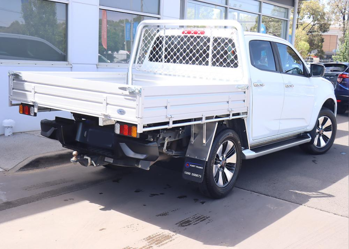 Used 8
                    ISUZU
                     for Sale Image