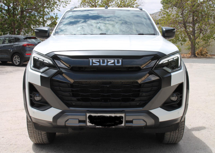Used 3
                    ISUZU
                     for Sale Image