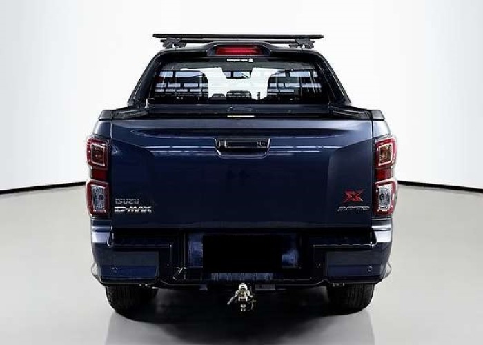 Used 1
                    ISUZU
                     for Sale Image