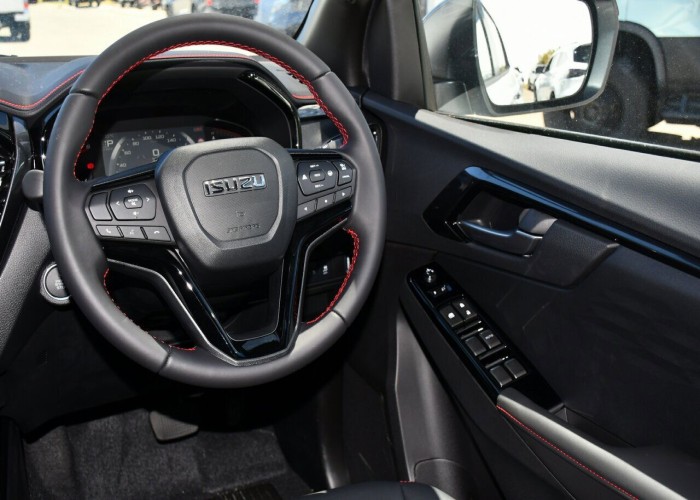 Used 1
                    ISUZU
                     for Sale Image