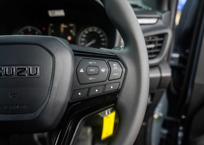 Used 1
                    ISUZU
                     for Sale Image