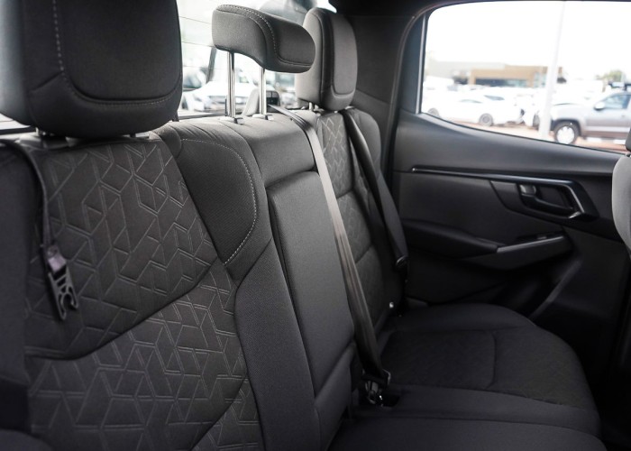 Used 1
                    ISUZU
                     for Sale Image