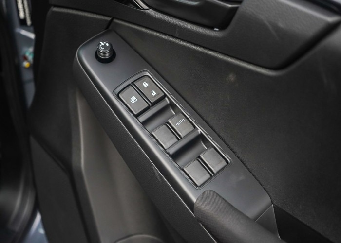 Used 1
                    ISUZU
                     for Sale Image