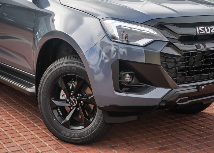 Used 1
                    ISUZU
                     for Sale Image