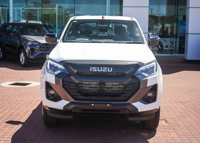 Used 1
                    ISUZU
                     for Sale Image