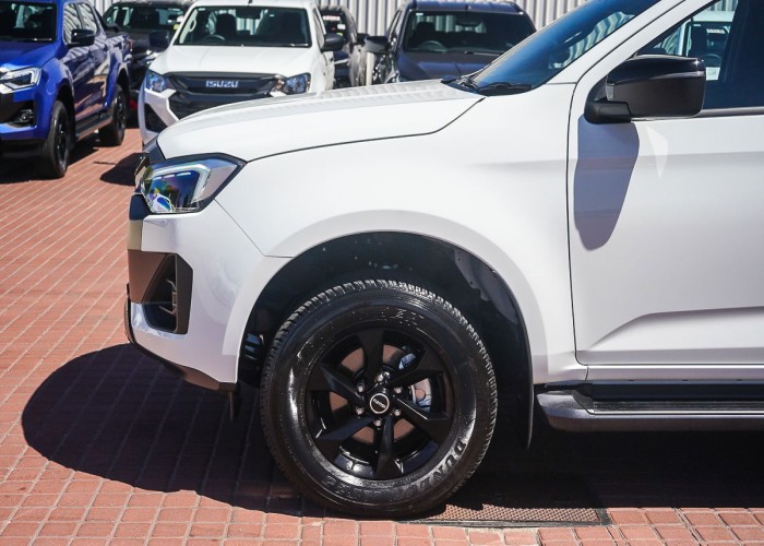 Used 1
                    ISUZU
                     for Sale Image