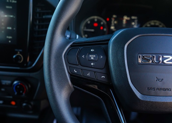 Used 1
                    ISUZU
                     for Sale Image