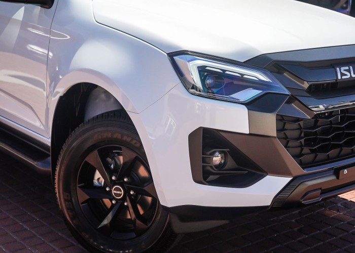 Used 1
                    ISUZU
                     for Sale Image