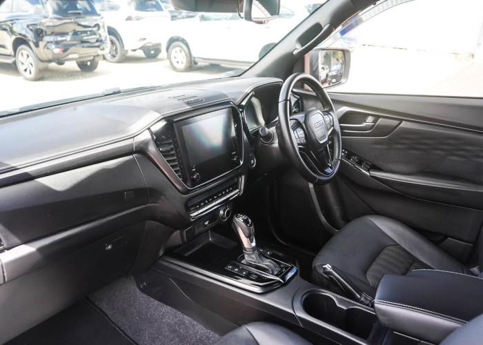 Used 1
                    ISUZU
                     for Sale Image