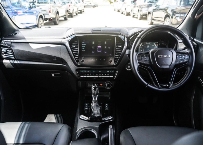 Used 1
                    ISUZU
                     for Sale Image