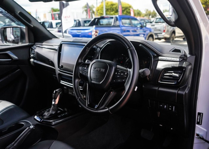 Used 1
                    ISUZU
                     for Sale Image